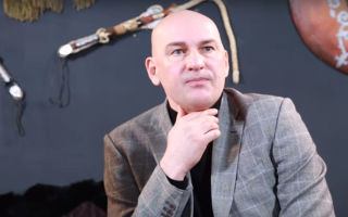 Один из лучших бизнес-тренеров Радислав Гандапас на канале Бизнес Молодость